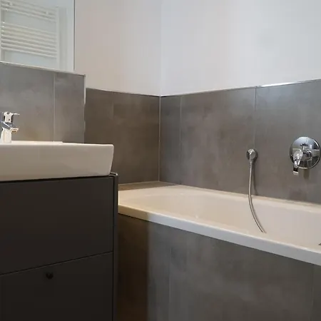 Moeblierte Naehe Lene-voigt-park Apartment *