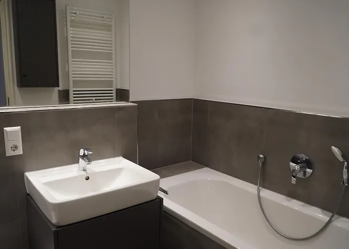 Apartment Moeblierte Naehe Lene-voigt-park *